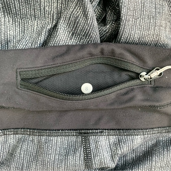 Lululemon Run: Inspire Crop II *All Luxtreme Burlap Texture Black Dune / Black 8 - Picture 12 of 12